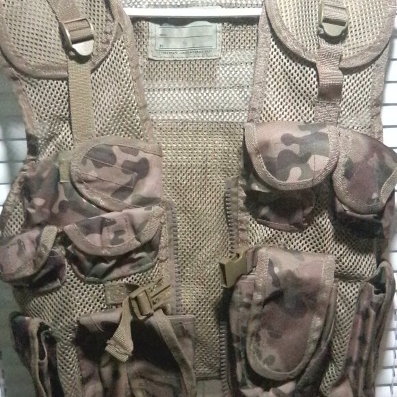 Military vest - Picture 2 of 4